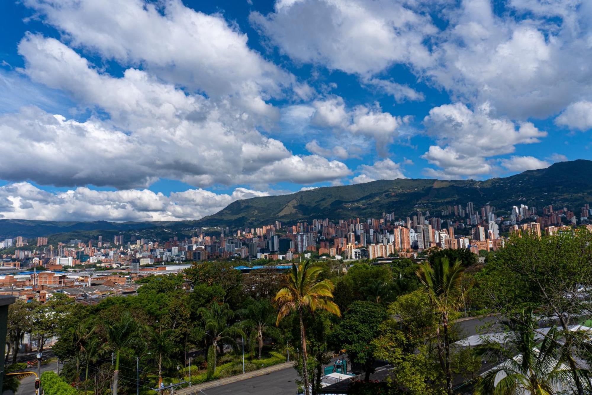 Hotel Alcaravan Medellin Itagüí エクステリア 写真