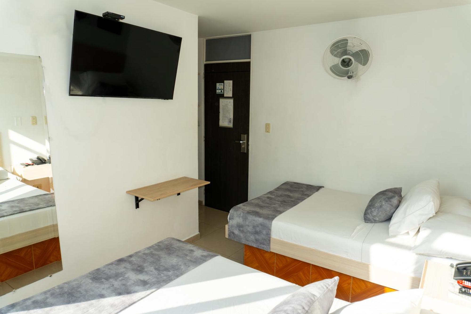 Hotel Alcaravan Medellin Itagüí エクステリア 写真