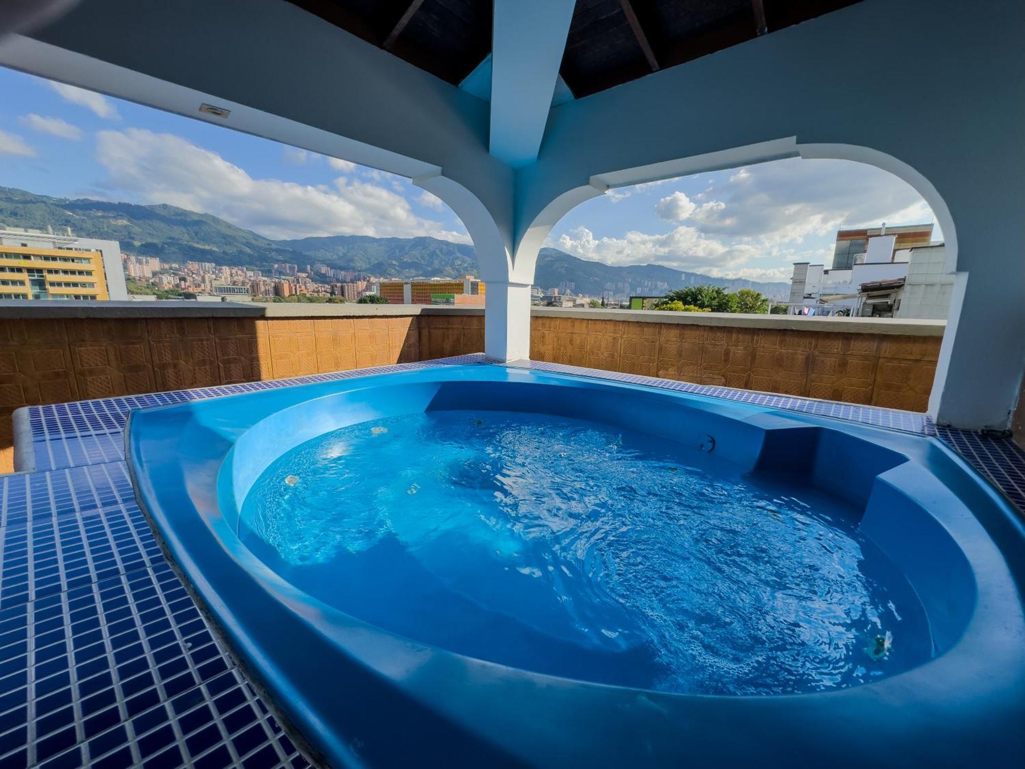 Hotel Alcaravan Medellin Itagüí エクステリア 写真