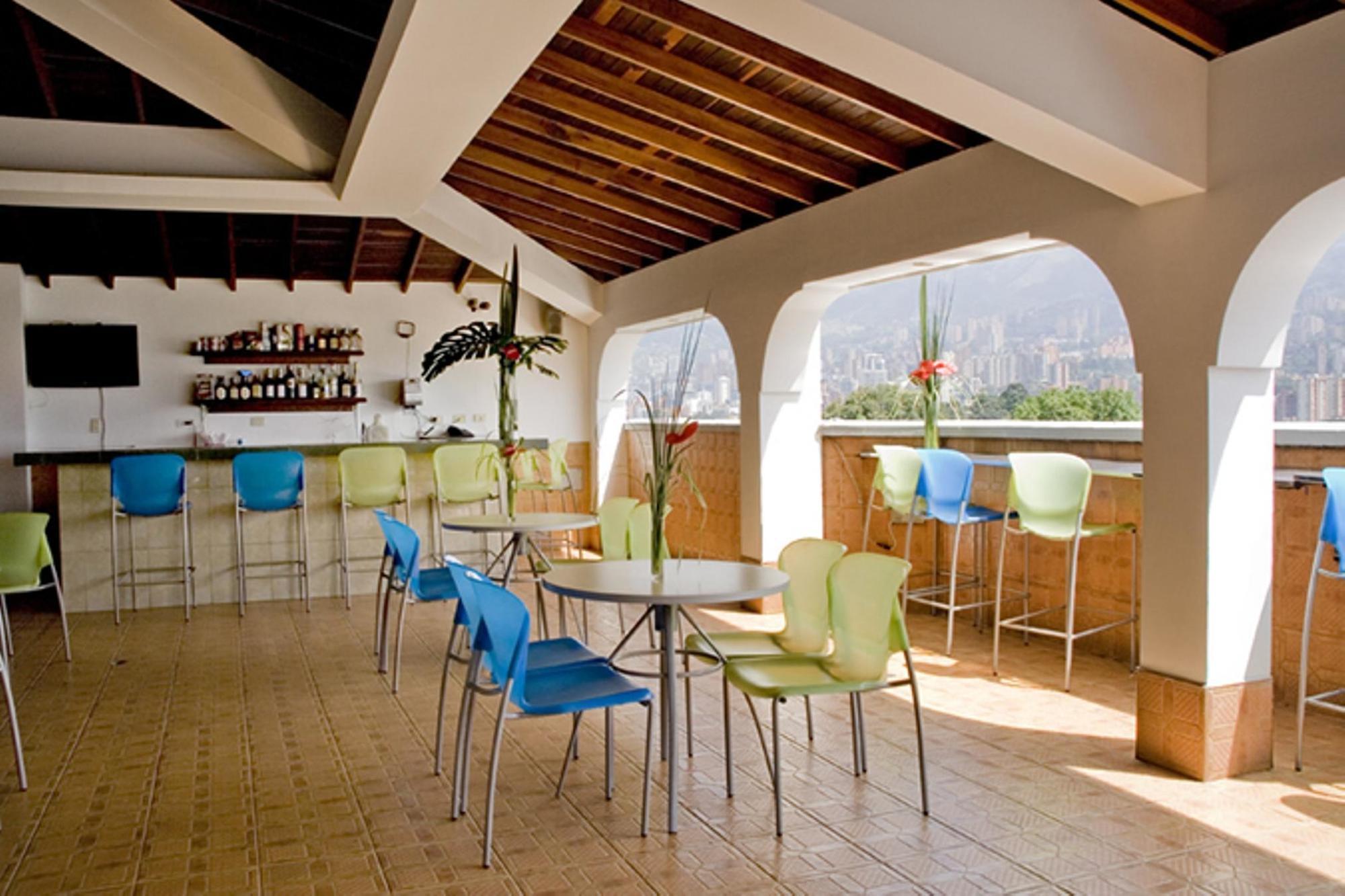 Hotel Alcaravan Medellin Itagüí エクステリア 写真