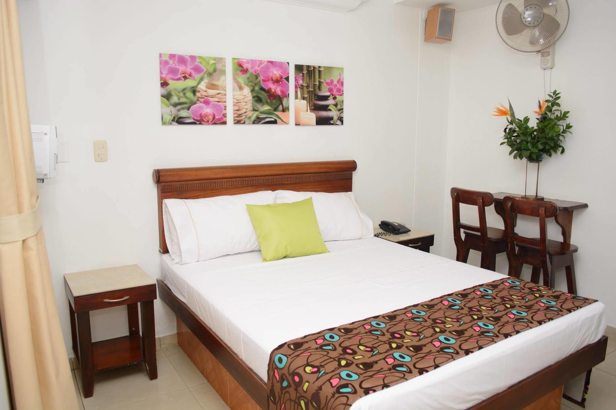 Hotel Alcaravan Medellin Itagüí エクステリア 写真